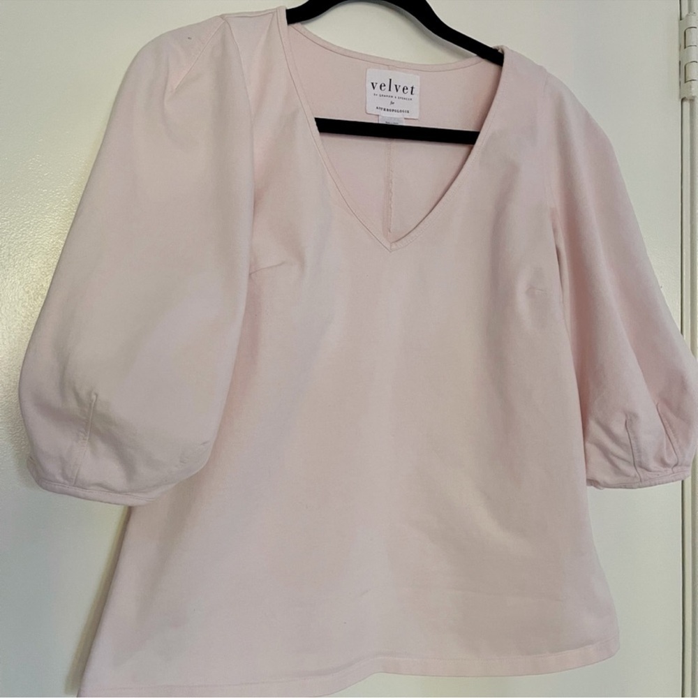 Velvet by Graham & Spencer M Puff Sleeve Top in Pale Pink/Peach. NWT